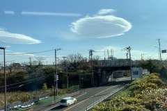 不思議な円盤型の雲